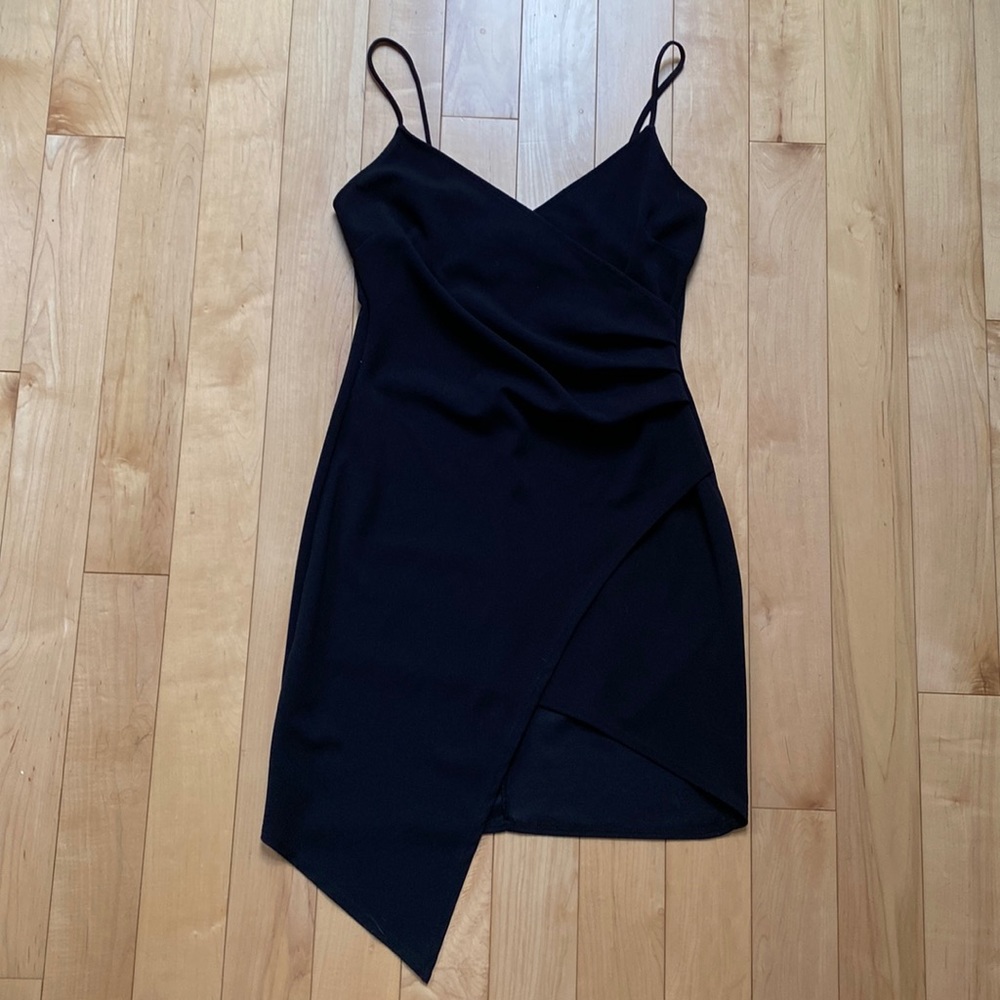Black bodycon dress